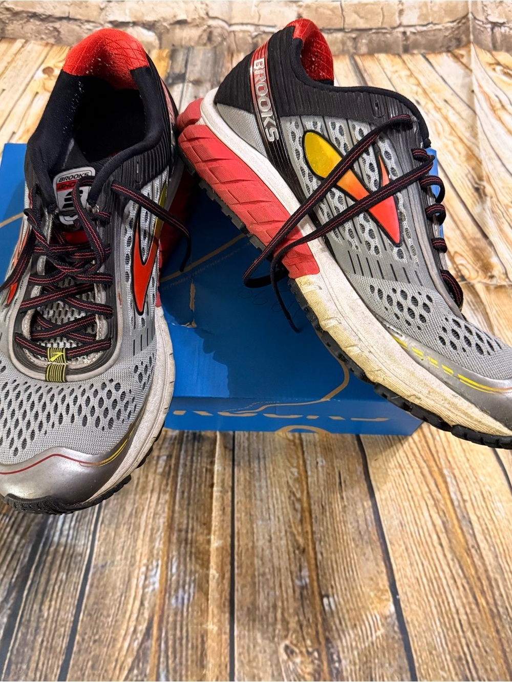 Brooks Ghost 9 Alloy/High Risk Red/ Black Men's Athletic Running Shoes Size 9.5